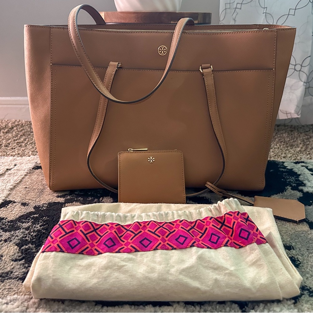 Authentic Tory Burch Robinson Tote+Bifold Card Holder